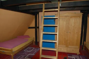 Zimmer 6: Bett unten