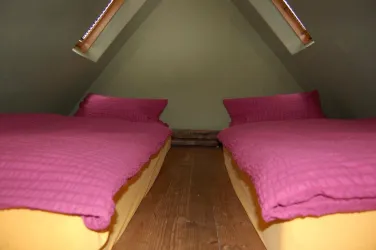 Zimmer 6: Betten oben