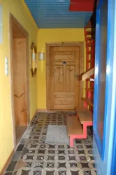 Flur: Treppe zum oberen Stockwerk