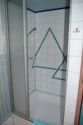 Bad oben: Dusche