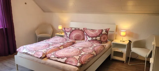 Schlafzimmer 1