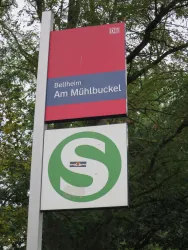 S-Bahn-Halteschild Am Mühlbuckel
