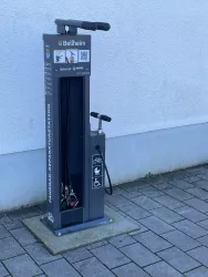 Rad-Servicestation an der Festhalle in Bellheim