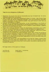 Eine gelbe Informationsbroschüre mit Tipps für einen erfolgreichen Hofflohmarkt. Die Liste enthält Ratschläge zur Registrierung, Werbung und Preisgestaltung.