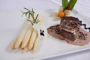 Spargelgericht in Koch's Restaurant
