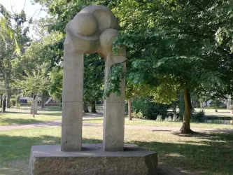 Tor zur Freundschaft, Villi Bossi