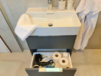 Haarföhn, Bügeleisen, Bügelbrett...