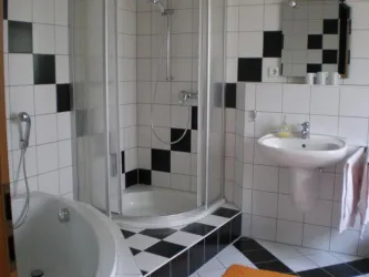 Badezimmer (© Familie Werle, Ferienwohnung Karin, Kandel)