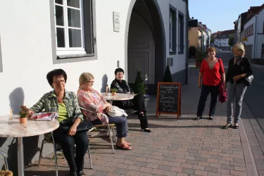 Außenbereich (© Café zum Elefanten)
