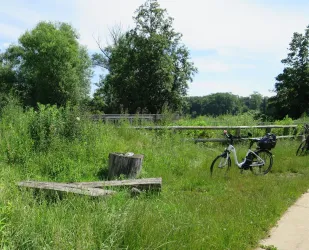 Rastplatz am Teilungswehr mir Rad
