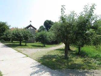 Brühlgraben mit Obstbäumen - klein
