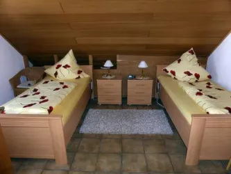 Schlafzimmer 2