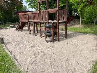 Spielgerüst aus Holz