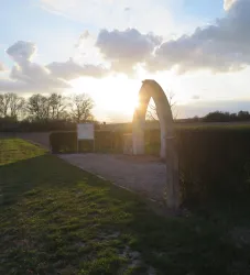 Gotischer Bogen am Abend