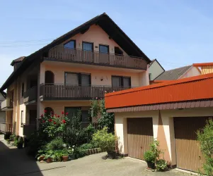 Hausansicht von hinten - FeWo im Dachgeschoß