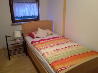 Kleines Schlafzimmer (© Ferienwohnung Fam. Lutz)