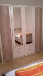 Schlafzimmerschrank (© Ferienwohnung Fam. Lutz)
