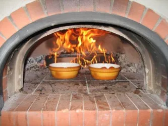 Holzbackofen