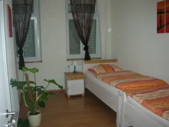 Zweibettzimmer schmal (© Jakobshof, Freckenfeld)