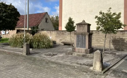 Kriegerdenkmal am Rathausplatz