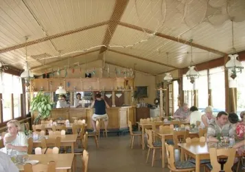 Gastraum auf der "Lautermuschel" (© Restaurant Lautermuschel, Frau Stieber)