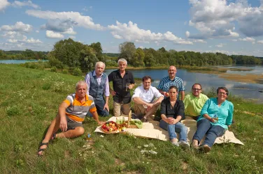 Neupotzer Gastwirte beim Picknick am Polder