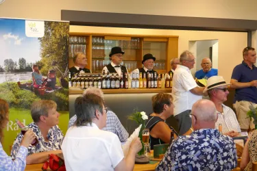 Bellheimer Lords hinter der Theke