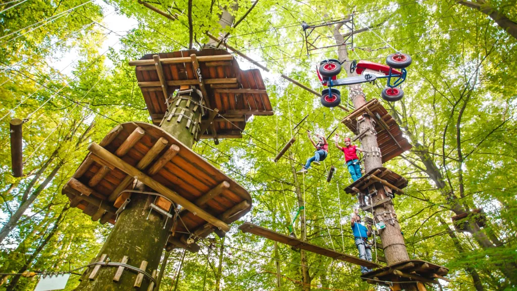 Klettern im Abenteuerpark Kandel