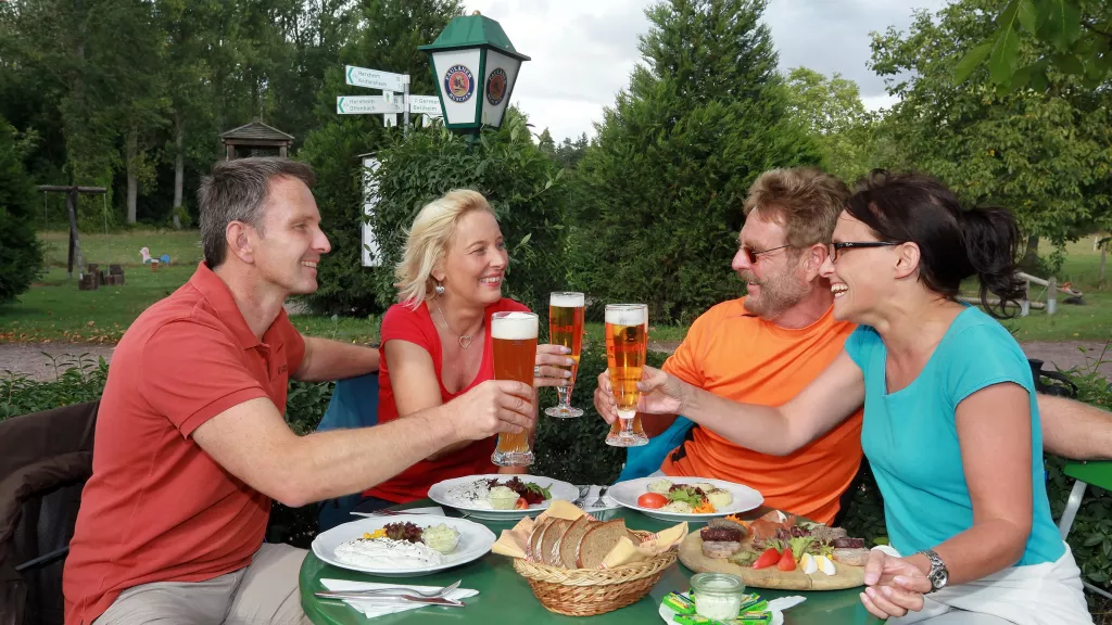 Brotzeit mit Südpfälzer Bier an der Knittelsheimer Mühle