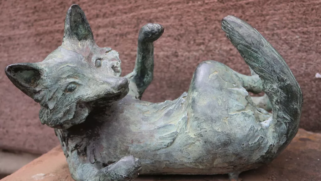 Skulptur Fuchs am Brunnen von Vollmersweiler