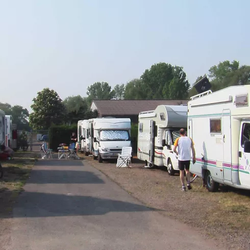Wohnmobilstellplatz Bellheim (© Franz-Josef Werner) Wohnmobilstellplatz Bellheim (© Franz-Josef Werner)