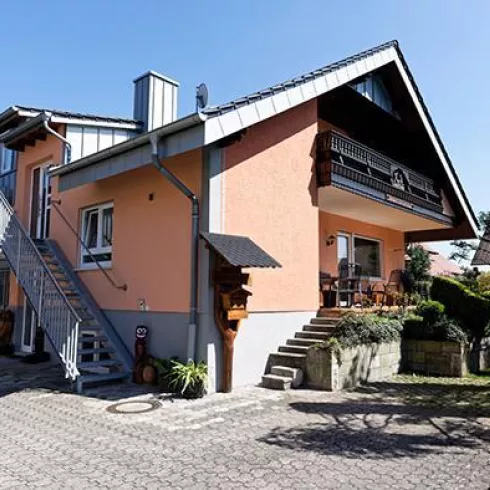 Außenansicht mit Aufgang Ferienwohnung Außenansicht mit Aufgang Ferienwohnung