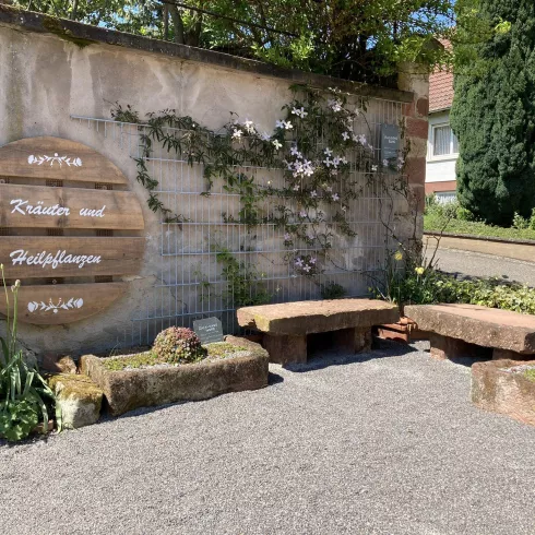 Bänke Kräutergarten Freckenfeld Bänke Kräutergarten Freckenfeld