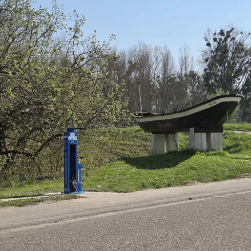 Radservicestation Neuburg am Rhein an der Lauterbrücke