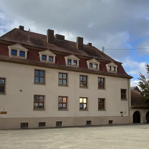 Altes Schulhaus Rathausplatz Neuburg