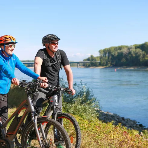 Radler am Rhein